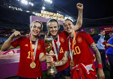 El fútbol femenino dice basta a Rubiales y arropa a Jenni Hermoso: «Esto es inaceptable. Se acabó»