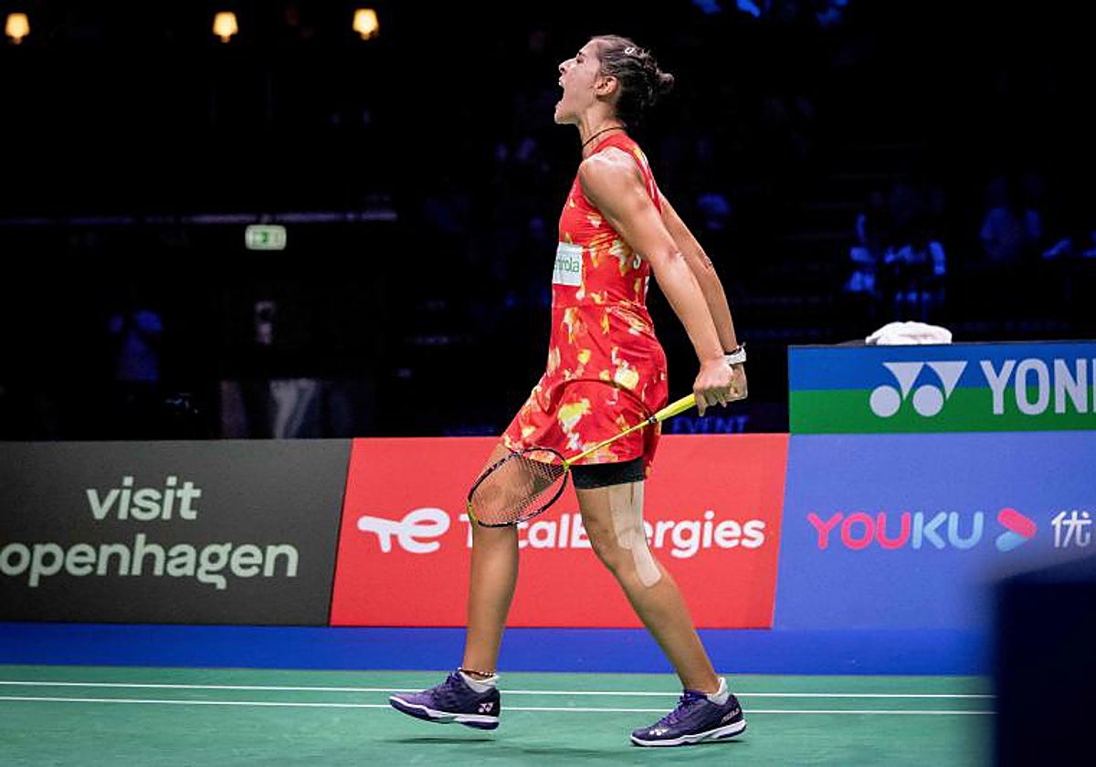 Carolina Marín celebra uno de los puntos del partido ante Yamaguchi