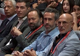 De la Fuente, de ponerse en pie y aplaudir a Rubiales, a censurarlo: «No caben posturas tibias»