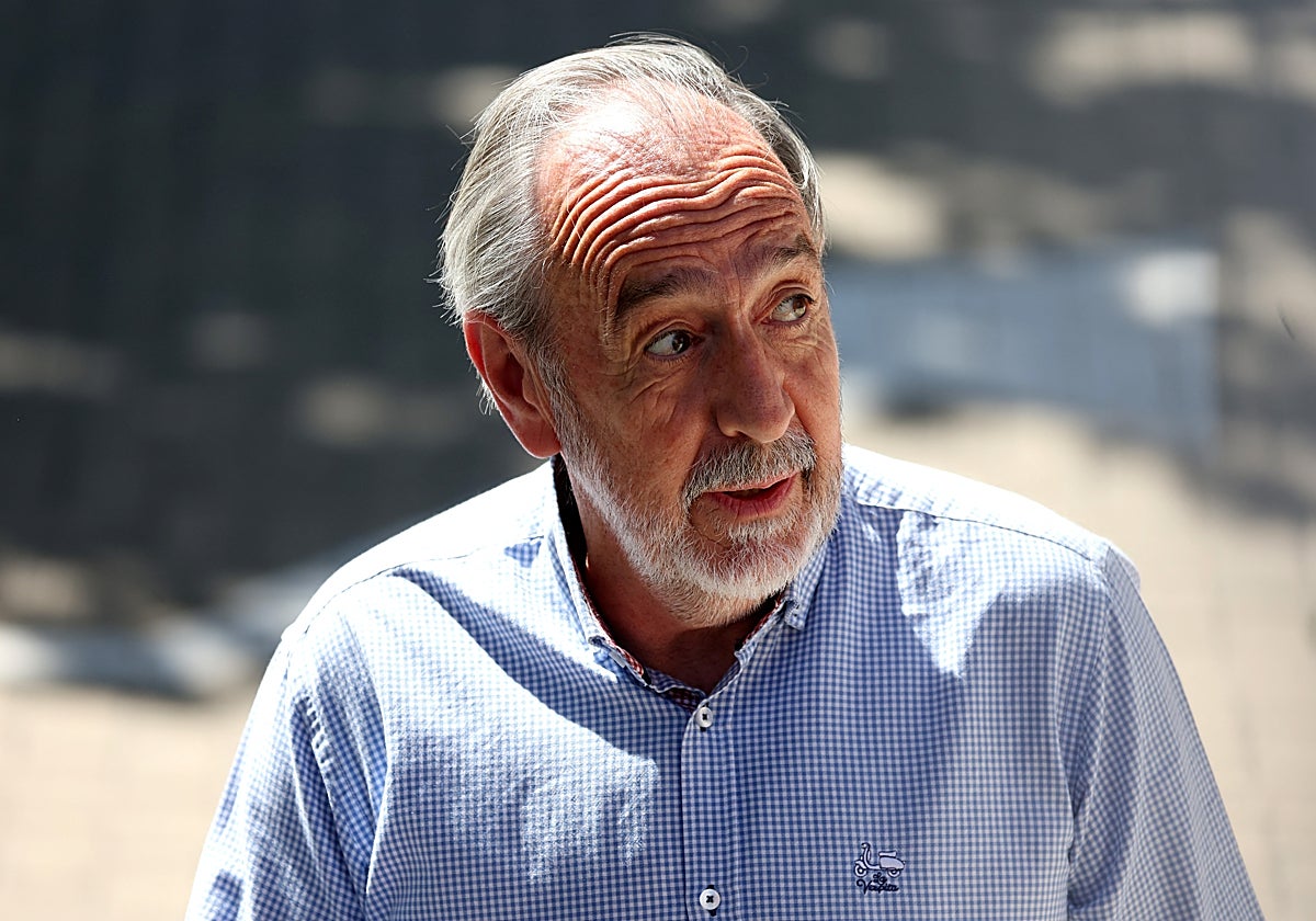 Paco Díez, antes de entrar en la reunión de territoriales del pasado lunes