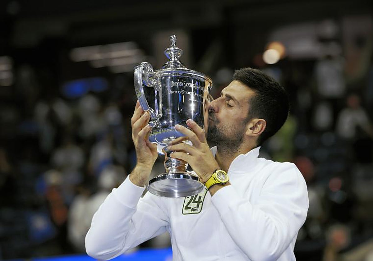 Novak Djokovic besa el US Open, su 24º Grand Slam