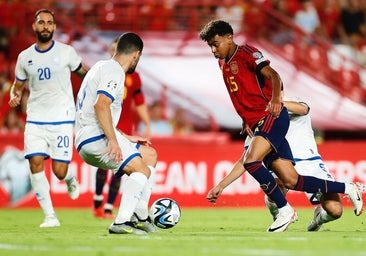 España abusa de Chipre y se emociona con Lamine Yamal