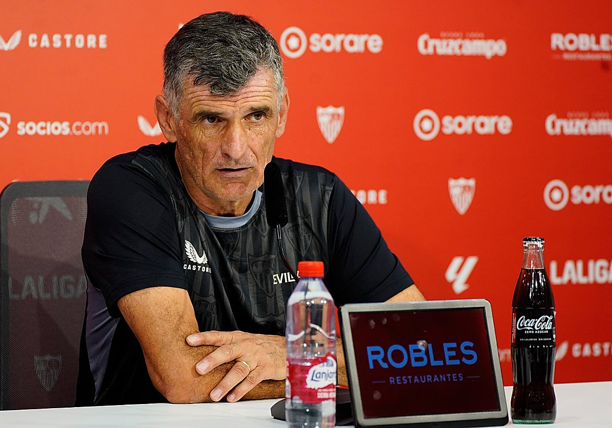 El técnico del Sevilla, José Luis Mendilibar, en rueda de prensa