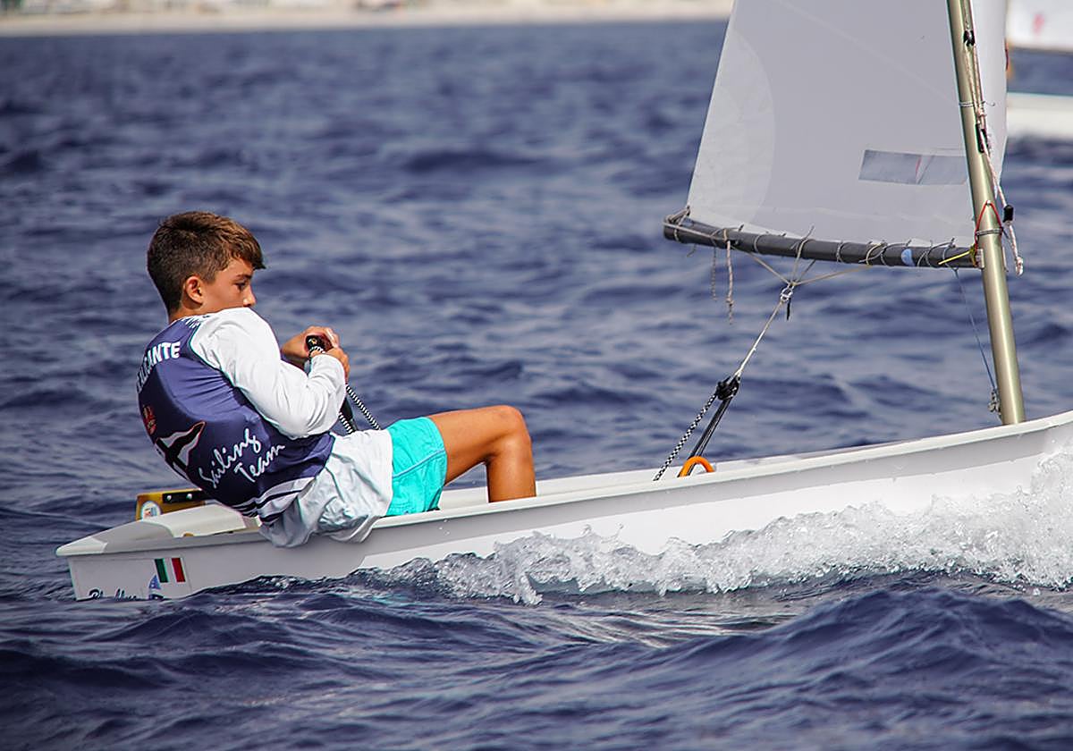 Rogel y González ganaron el Open de la Clase Optimist de Altea