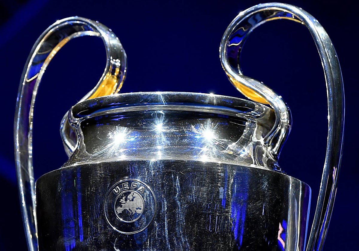 El icónico trofeo de la Chamipons League