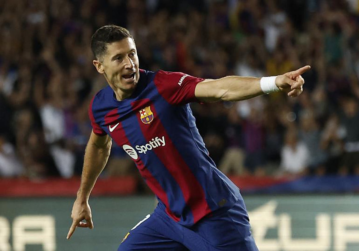Lewandowski celebra su segundo gol