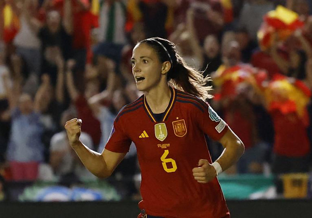 Aitana Bonmatí celebra su primer gol
