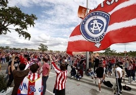 LaLiga se reúne con la tía y la madre de la niña de 8 años que recibió insultos racistas en el derbi