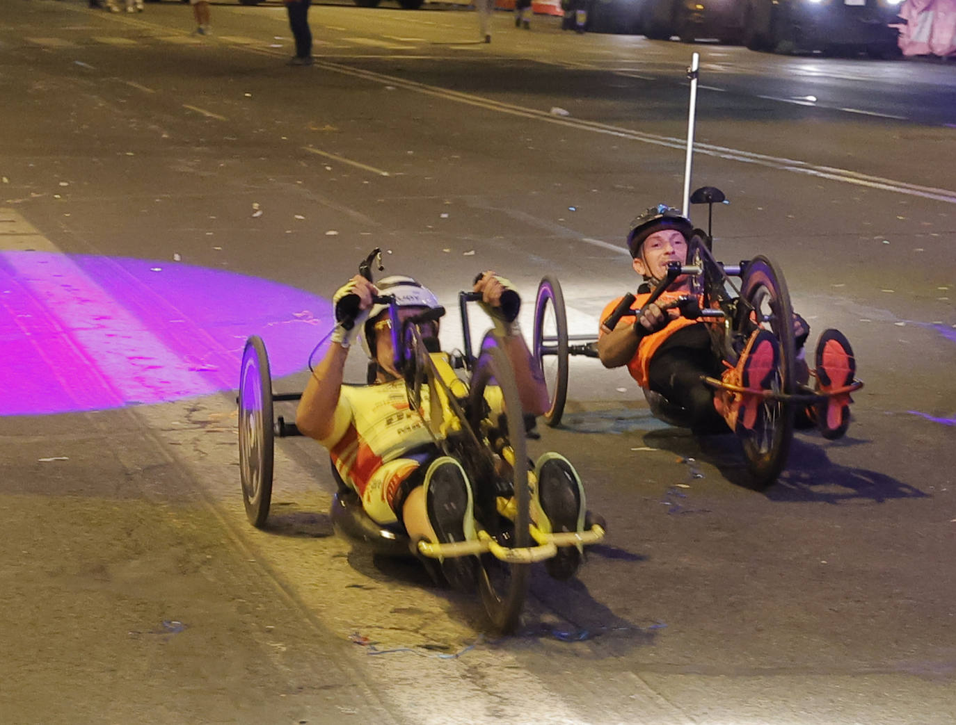 Momentos de la Carrera Nocturna de Sevilla 2023