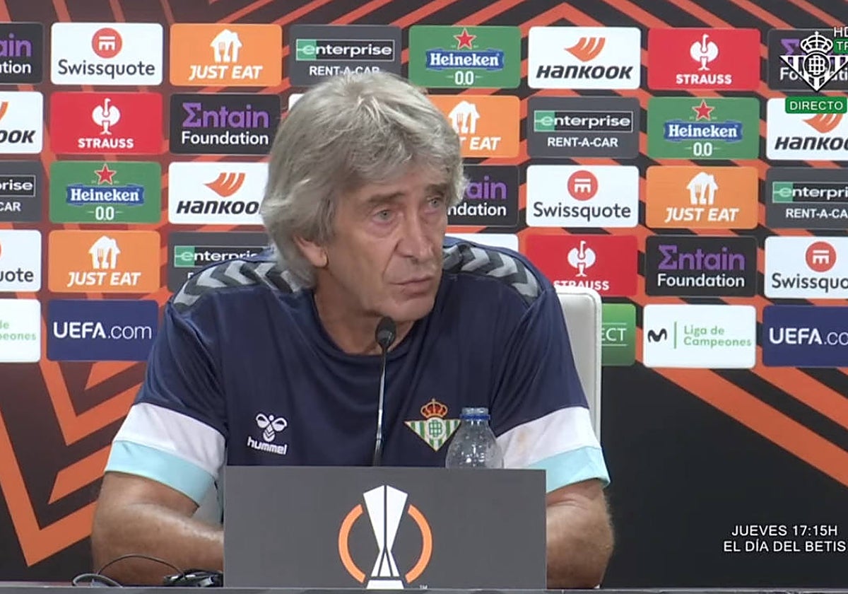 Manuel Pellegrini, durante la rueda de prensa previa al Betis - Sparta de Praga