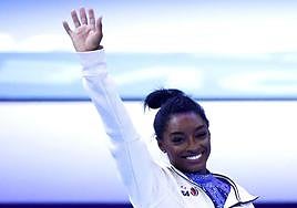 Simone Biles gana el concurso general y se convierte en la gimnasta más galardonada del mundo, con su 21 título mundial