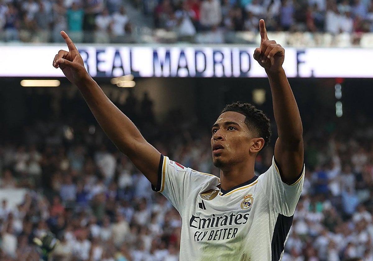 Jude Bellingham celebra uno de sus goles al Osasuna en el Bernabéu