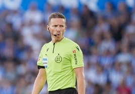 La polémica roja directa que enseñó Hernández Hernández a Willian José en Vitoria