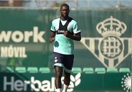 Sabaly toca balón y progresa en su recuperación