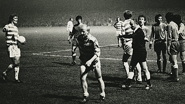 Johnstone, tras recibir una falta