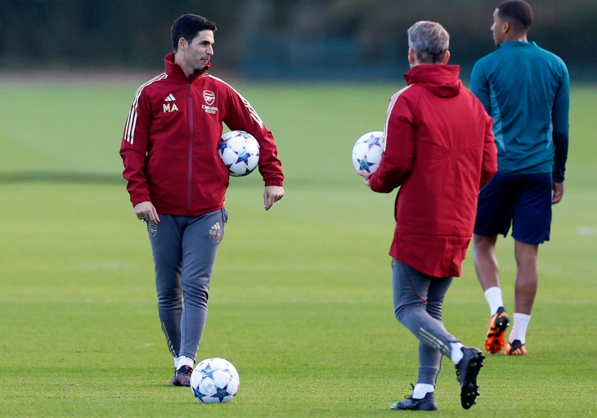 Mikel Arteta durante el entrenamiento previo al duelo ante el Sevilla en la Liga de Campeones