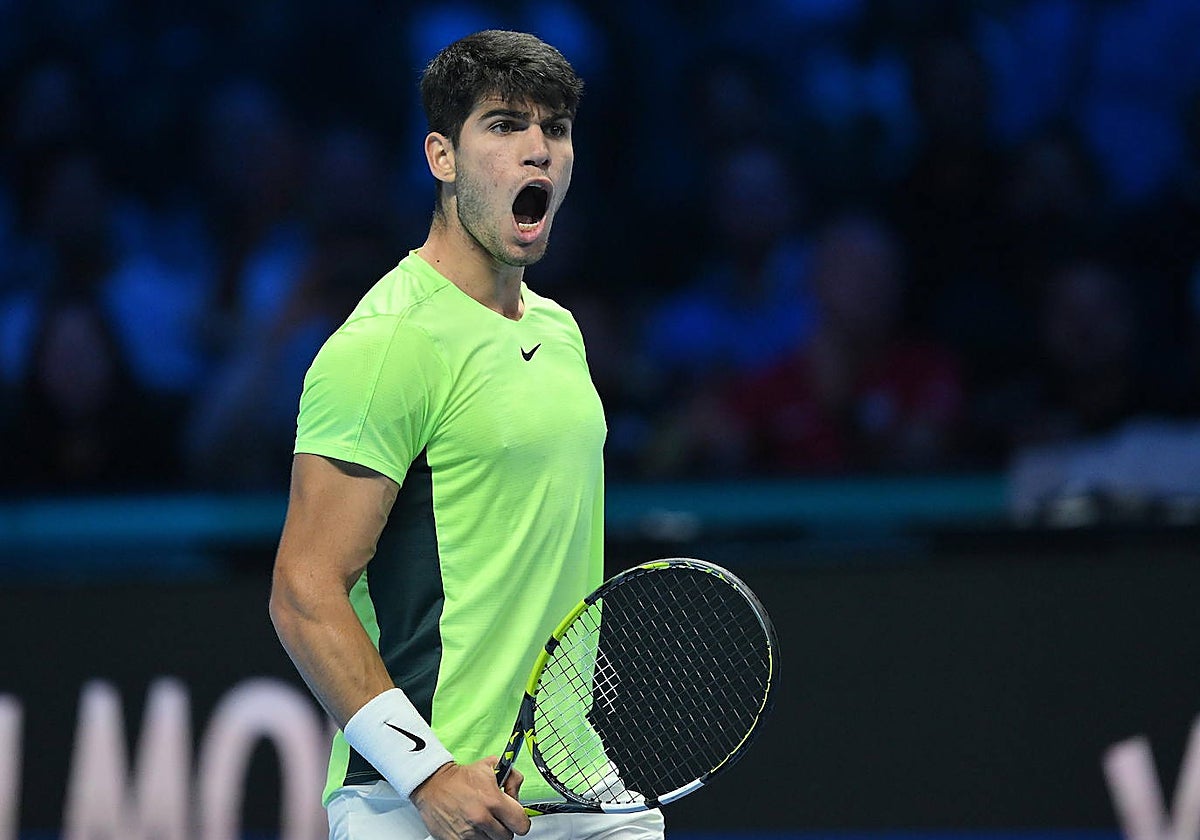 Carlos Alcaraz celebra su victoria ante Medvedev