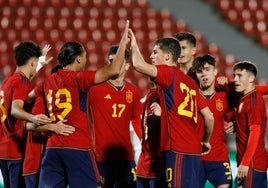 Yanis Senhadji anota un golazo de tacón con la sub 19
