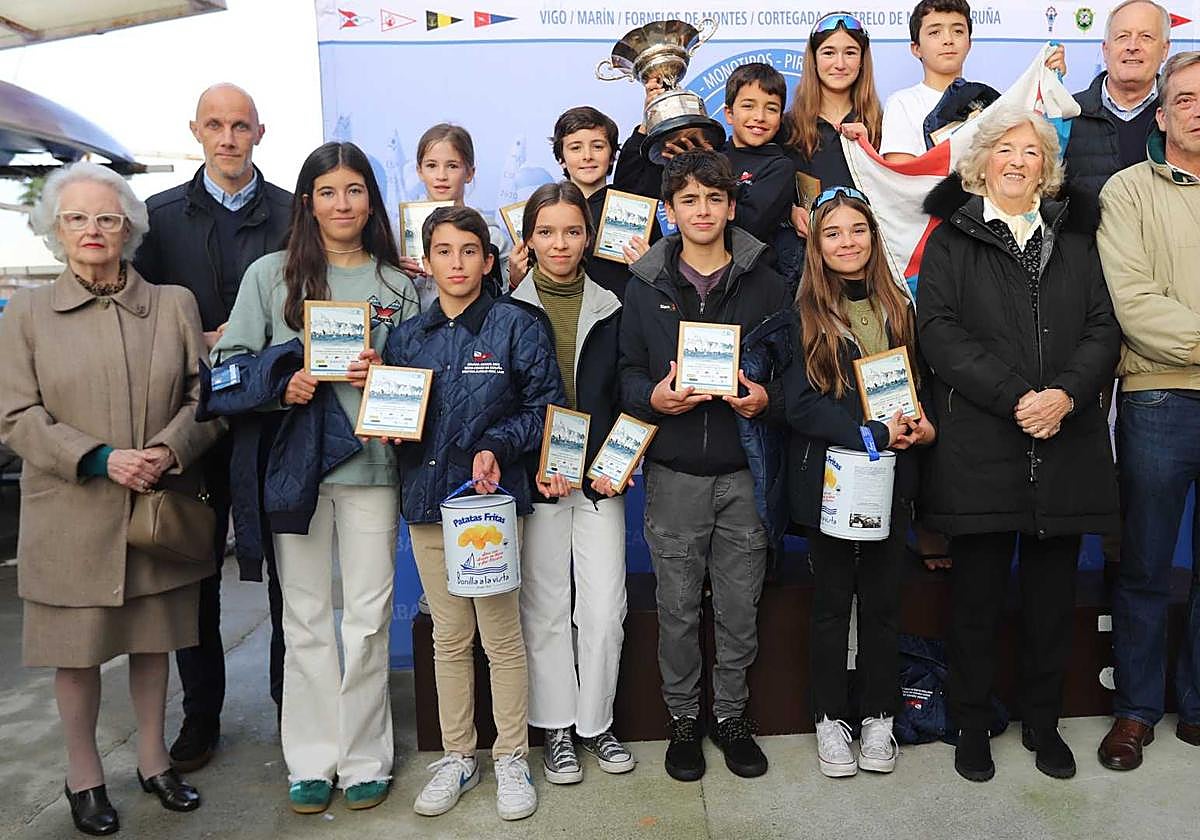 Hugo Nieto y Sara Rebodero, ganadores del Meeting de Optimist