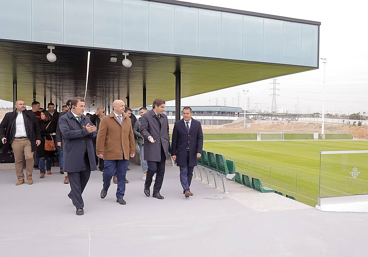 Imágenes del paseo por la nueva ciudad deportiva del Real Betis