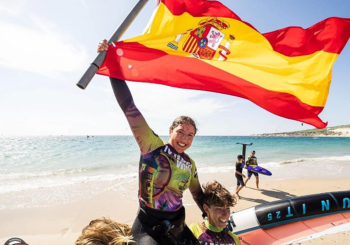 La cuádruple campeona mundial Nía Suardíaz cerró el circuito en Brasil con pleno en freefly-slalom y subtítulo en surf-freestyle