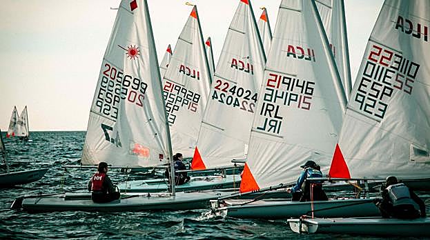 Virgili (ILCA7), Villalonga (ILCA4), Mora (ILCA6) y Puig/Lenis (420) primeros líderes de la Semana Náutica de Alicante