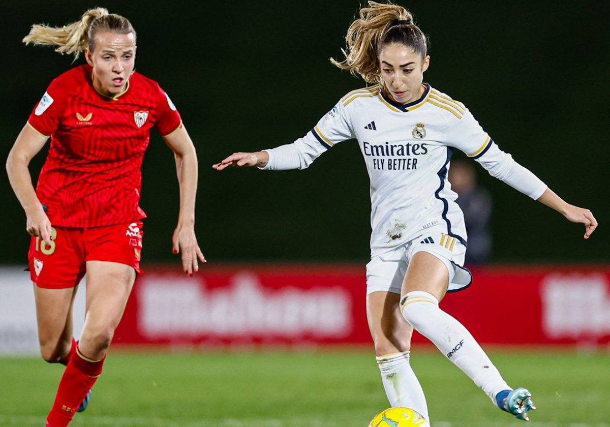 Olga Carmona y Klara Cahynova en el Real Madrid-Sevilla del sábado