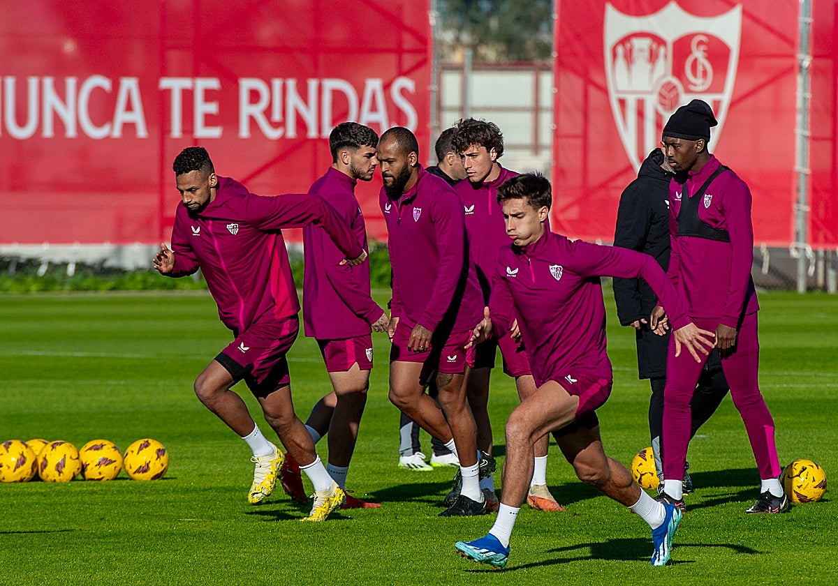 Entrenamiento previo al Sevilla - Getafe en la ciudad deportiva José Ramón Cisneros Palacios