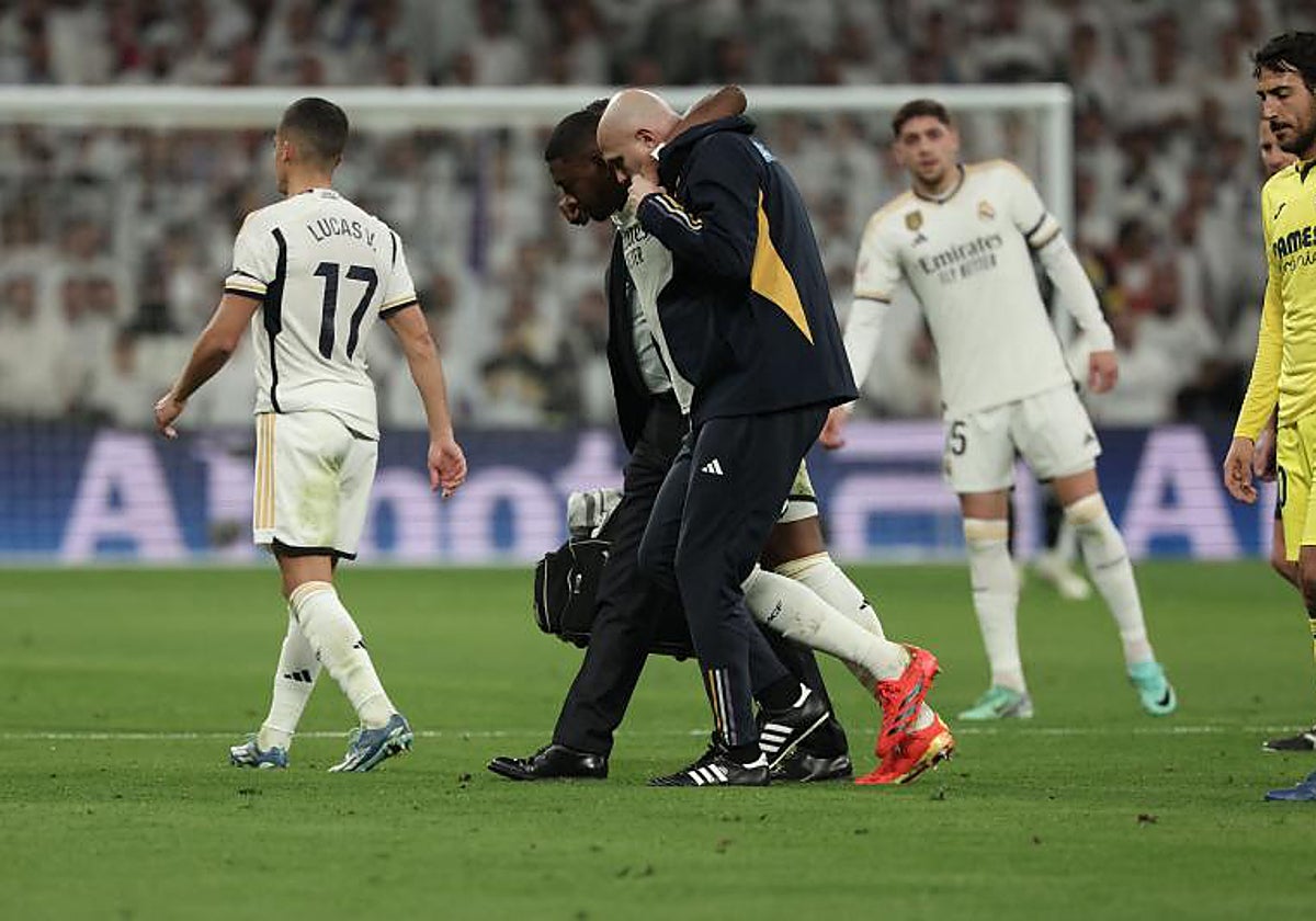 David Alaba se retiró lesionado en el Real Madrid-Villarreal el pasado domingo