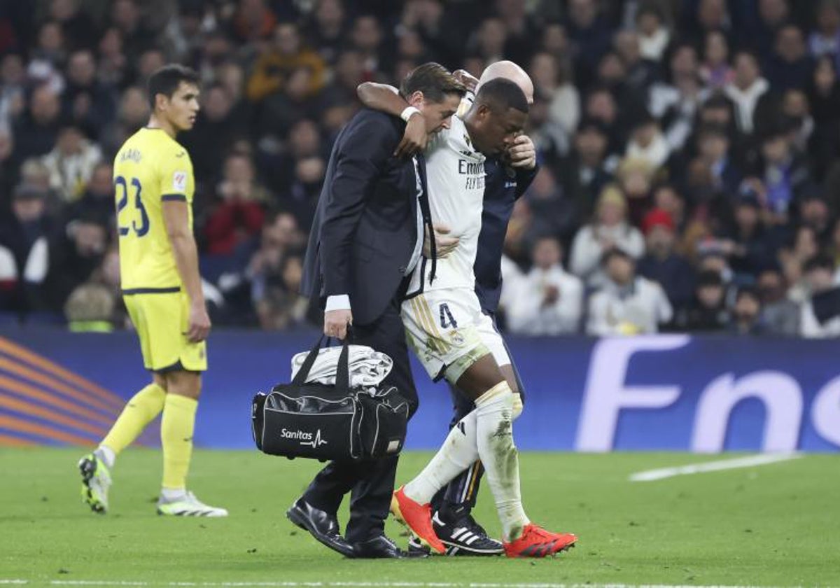 David Alaba se retira lesionado durante el Real Madrid-Villarreal