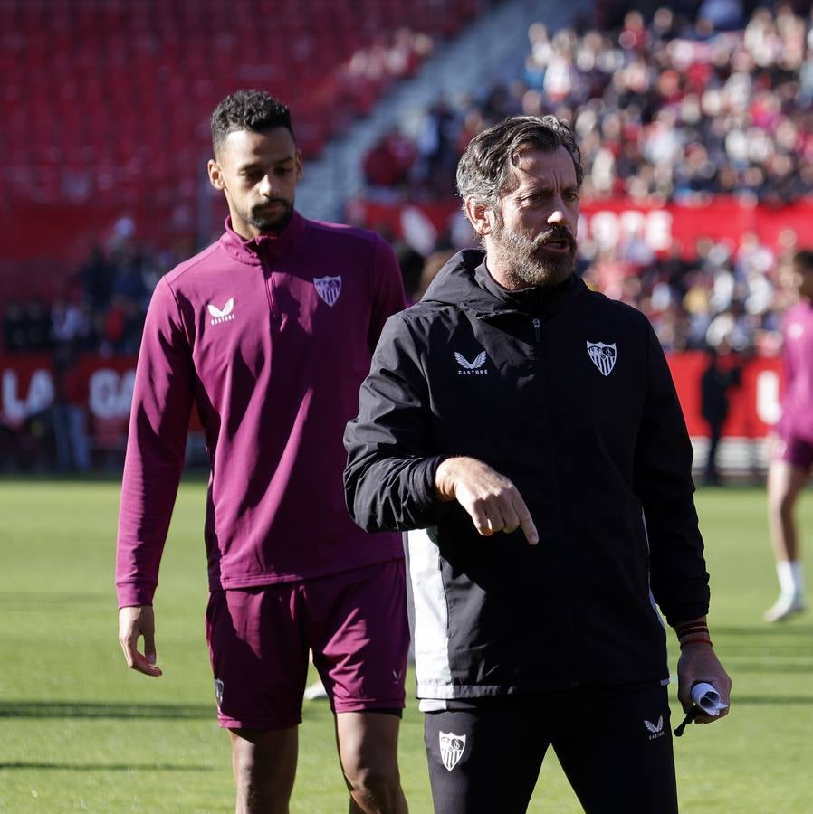 El multitudinario entrenamiento del Sevilla en el Sánchez-Pizjuán reúne a miles de aficionados