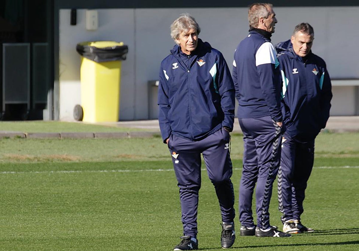 Pellegrini, Cousillas y Alexis, durante el entrenamiento de este viernes