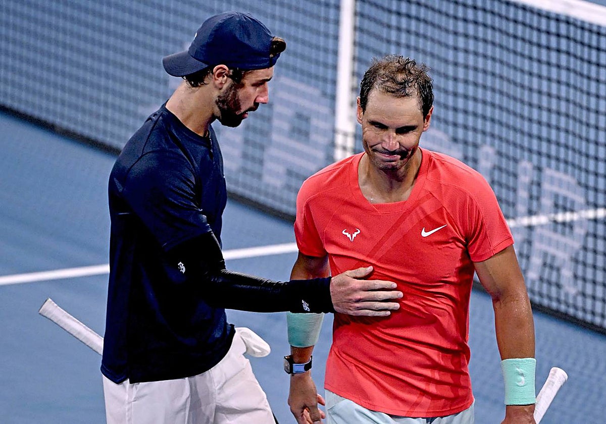Nadal felicita a Thompson tras el partido de Brisbane