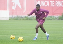 Isaac Romero, Agoumé y Mariano, novedades en la convocatoria del Sevilla