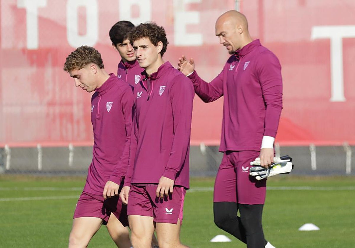 Manu Bueno, Darío, Juanlu y Dmitrovic, en una sesión de entrenamiento en la ciudad deportiva