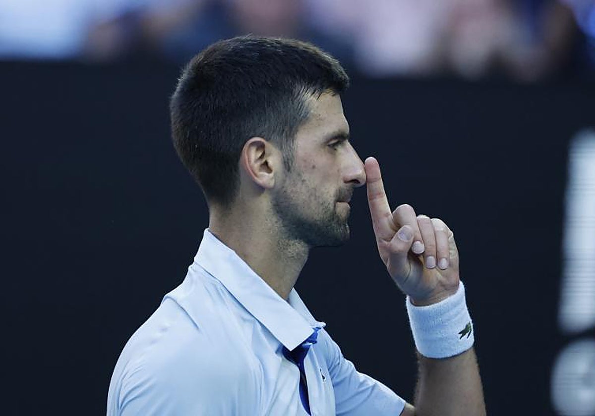 Djokoivic en un lance del partido ante Fritz