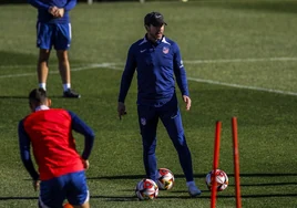 Simeone y el Sevilla: «Tiene buenos futbolistas y un entrenador que conoce la casa»