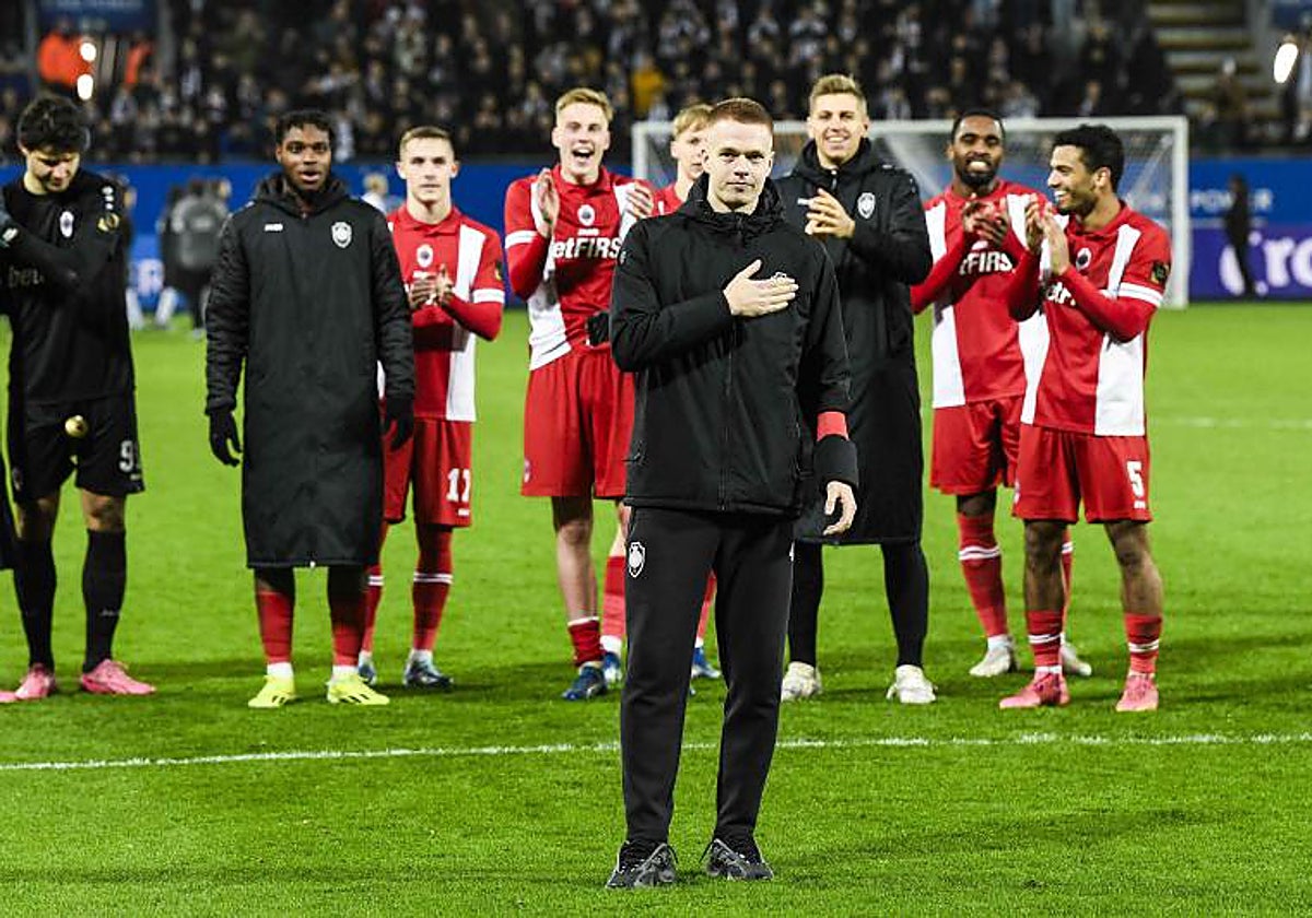 Thomas Vermeeren, en su despedida de la afición del Amberes