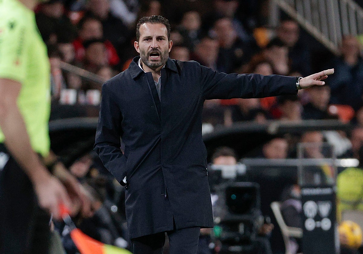 Rubén Baraja durante el Valencia - Athletic de la jornada 21 de Liga