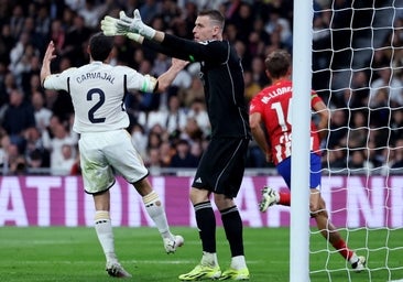 Un regalo del Madrid en el 93 le resta dos puntos ante el Atlético