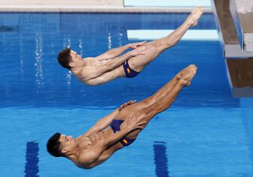 Adrián Abadía y Nico García consiguen la primera medalla del trampolín español