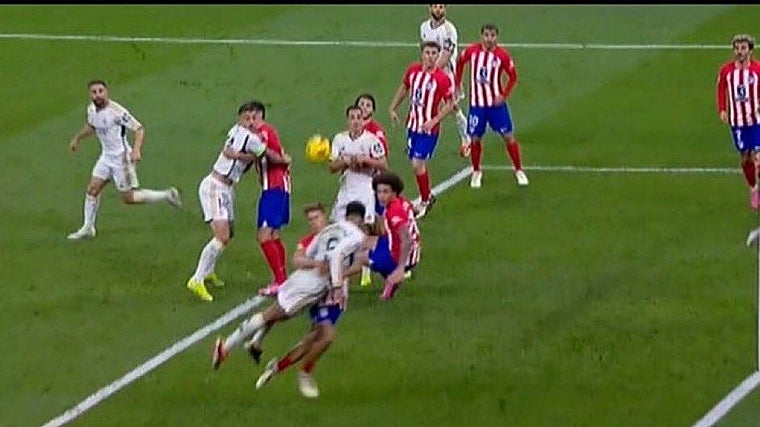 Sánchez Martínez se comió dos penaltis para el Real Madrid