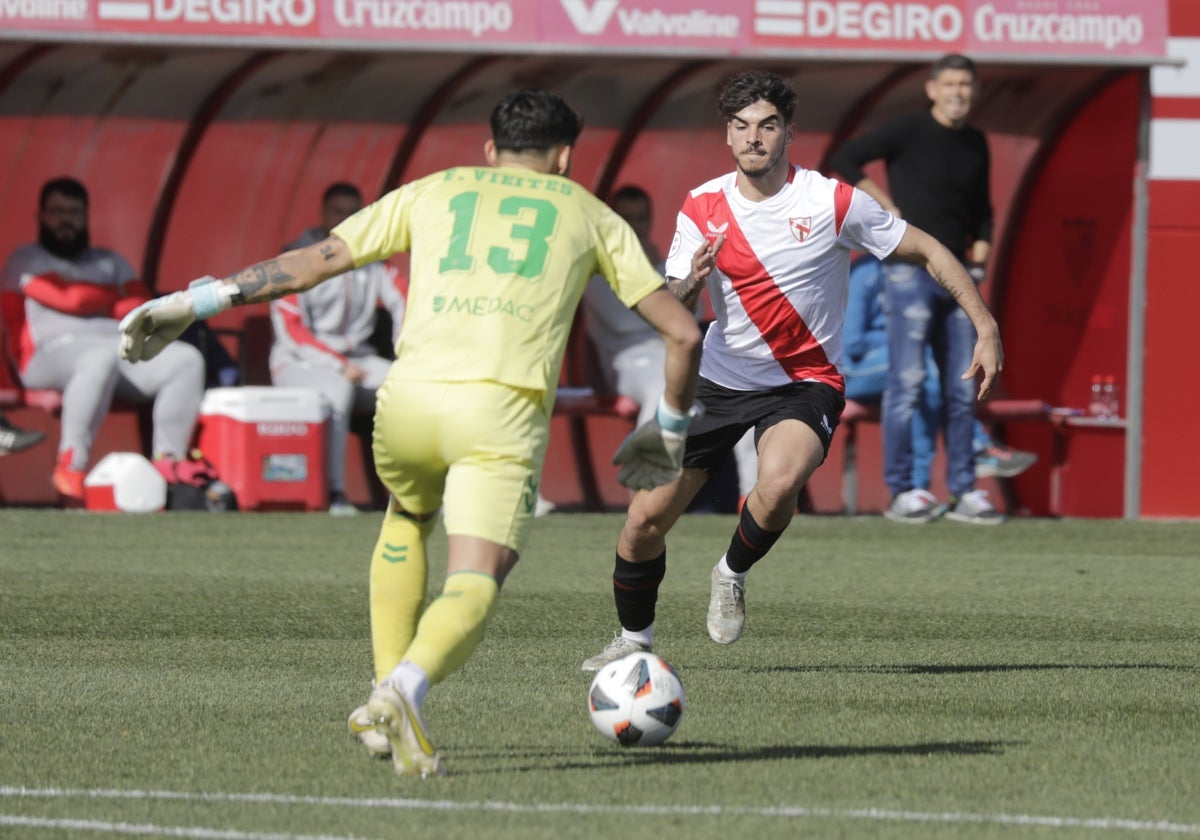 Fran Vieites e Isaac Romero en el derbi de filiales de la temporada pasada