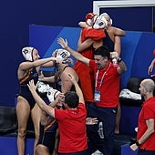 España se cuelga el bronce en waterpolo tras un increíble gol final desde el centro de la piscina