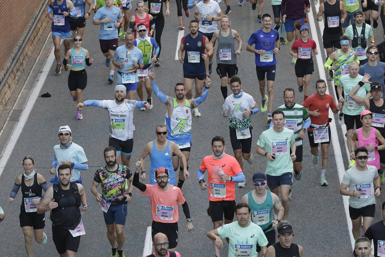 Corredores por el centro histórico de Sevilla
