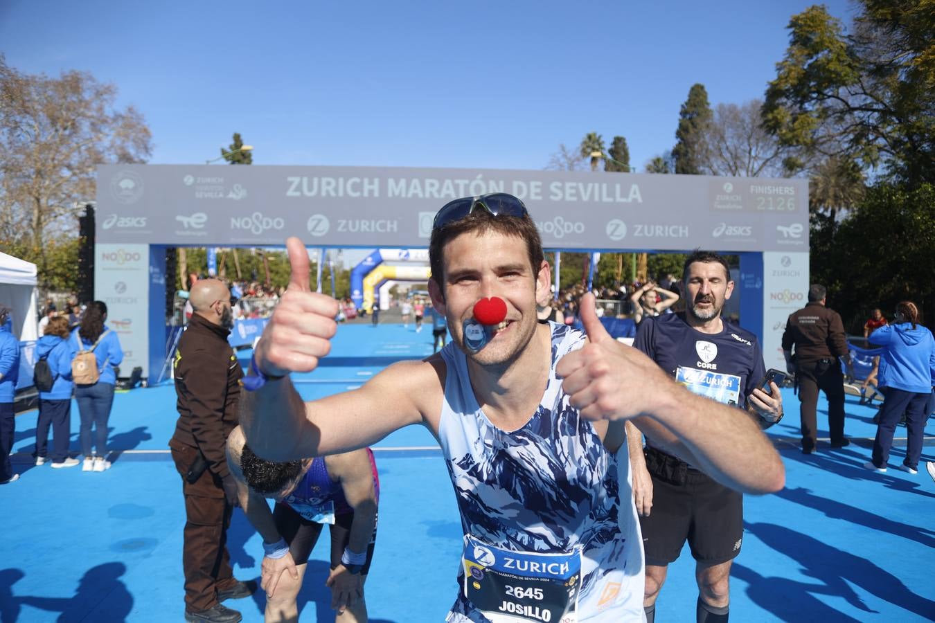 Corredores llegando a la meta del maratón