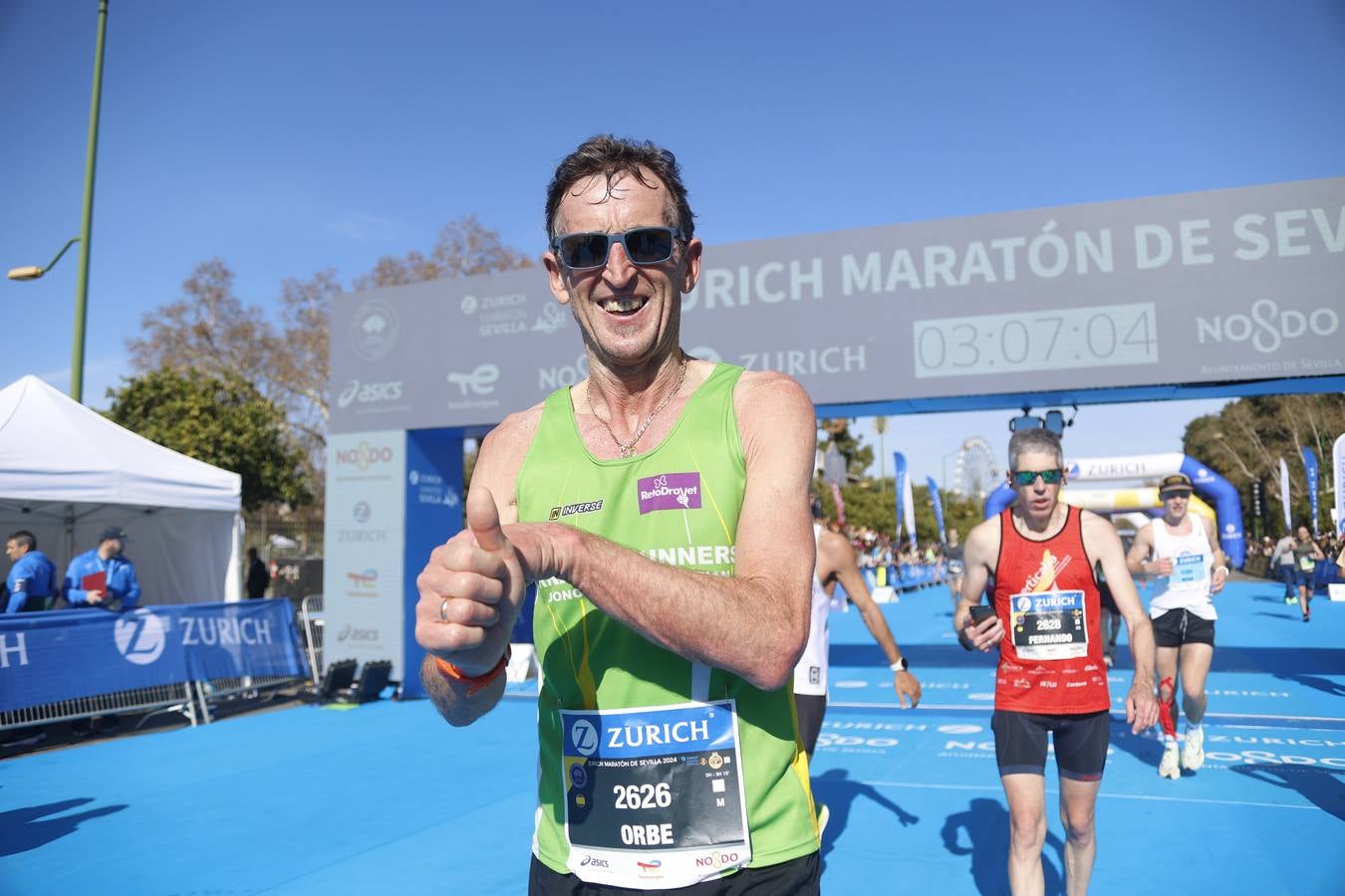 Corredores llegando a la meta del maratón