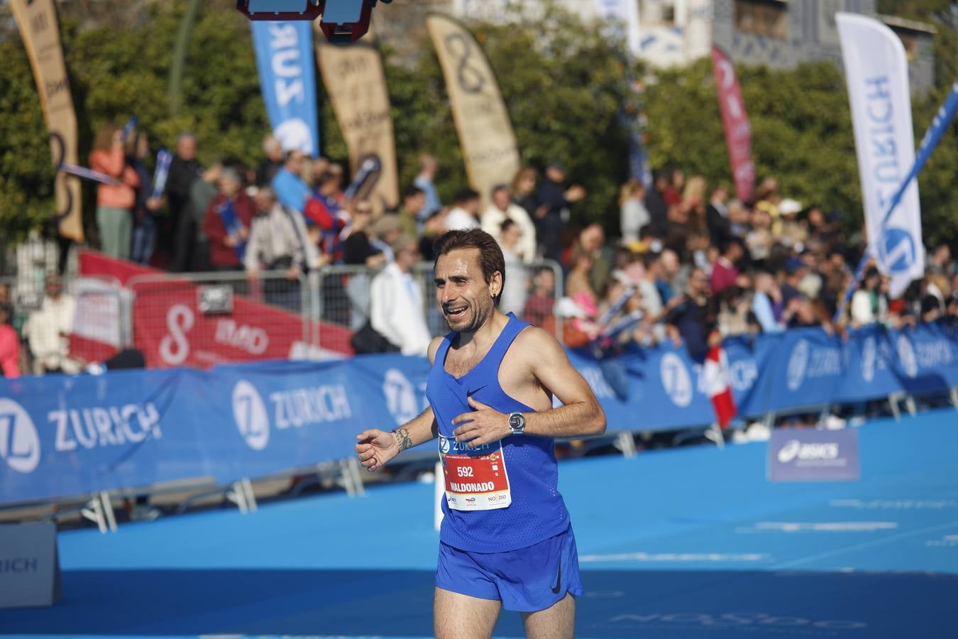 Corredores llegando a la meta del maratón