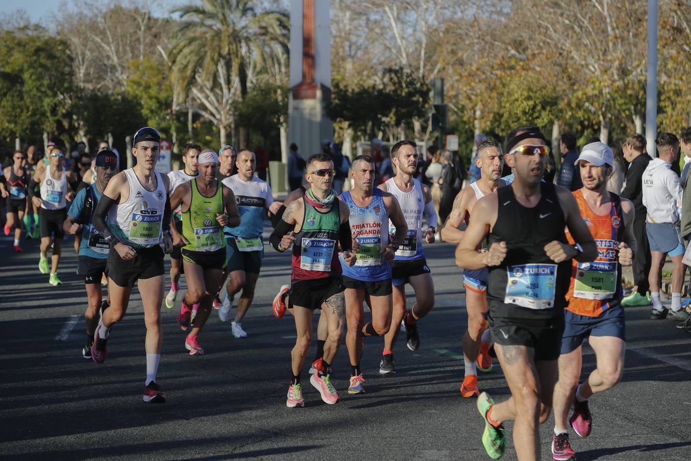 Corredores del maratón por Barqueta y Torneo