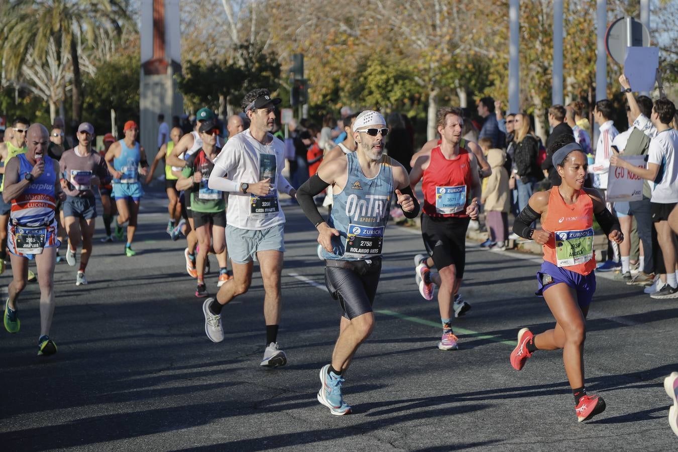 Corredores del maratón por Barqueta y Torneo